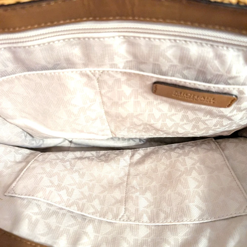 Michael Kors Tan and Brown Shoulder Bag - Picture 11 of 12